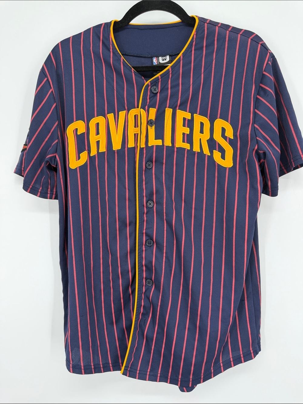 Cleveland Cavaliers Jersey Striped Button Down Men’s Size Medium Blue Red Gold